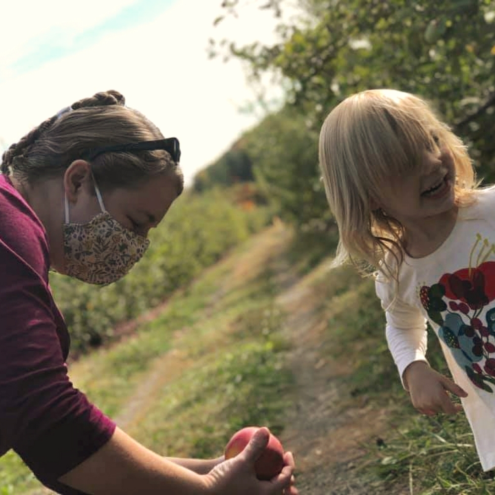 Meet your Posher, Hillary